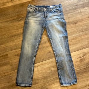 Buckle Daytrip Virgo Straight Light Wash Jeans. Size 32 S
